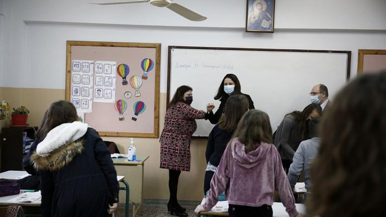 Ν. Κεραμέως: Δεν έχει προγραμματιστεί συζήτηση με την επιτροπή των ειδικών για το άνοιγμα γυμνασίων και λυκείων 