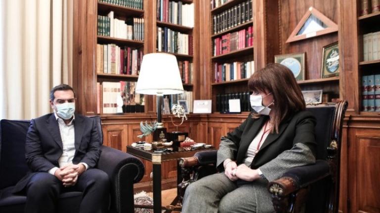 Συμβούλιο πολιτικών αρχηγών υπό την ΠτΔ και με τη συμμετοχή επιστημόνων, ζήτησε ο Αλ. Τσίπρας