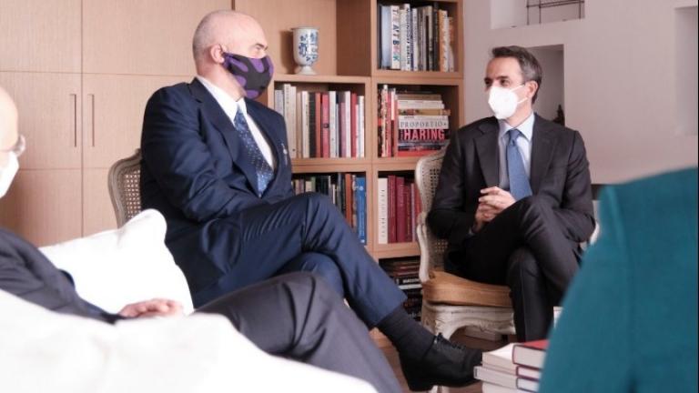 Ικανοποίηση Κυρ. Μητσοτάκη και Έντι Ράμα για τη σταθερή βελτίωση των διμερών σχέσεων