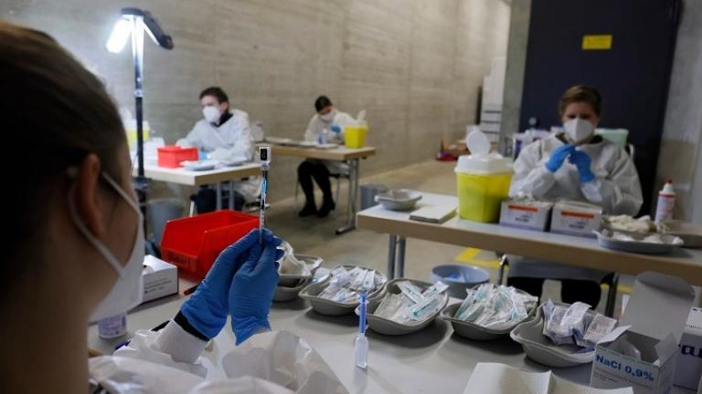 Πρωθυπουργός Βαυαρίας: Θεμιτή η κρατική παρέμβαση στην παραγωγή εμβολίων σε περιπτώσεις έκτακτης ανάγκης