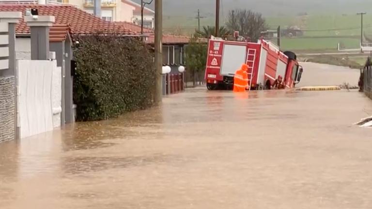 Τραγωδία στον Έβρο: Σε κλίμα οδύνης το στερνό αντίο στον 46χρονο αρχιπυροσβέστη