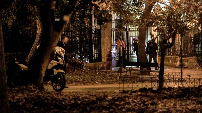 Έκρηξη έξω από τα δικαστήρια της Ευελπίδων