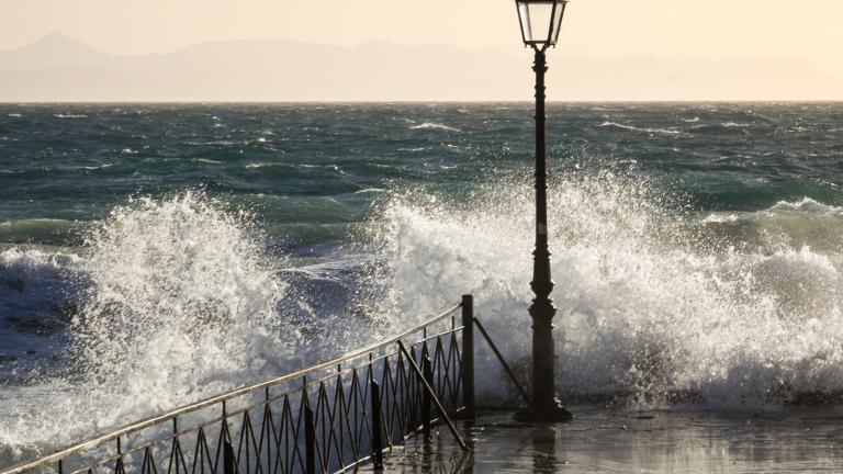 Καιρός: Βροχές και θυελλώδεις νοτιάδες την Πέμπτη – Κακοκαιρία «Μήδεια» από το Σάββατο