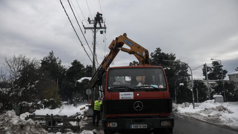 ΔΕΔΔΗΕ: 4.000 νοικοκυριά παραμένουν χωρίς ρεύμα στα βόρεια προάστια της Αθήνας