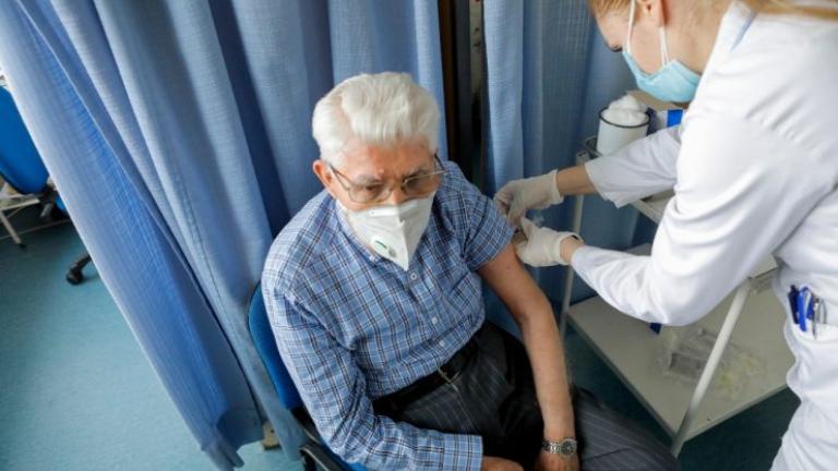 Θ. Δημόπουλος: Καταγράφεται μείωση κρουσμάτων στις ηλικίες που εμβολιάστηκαν