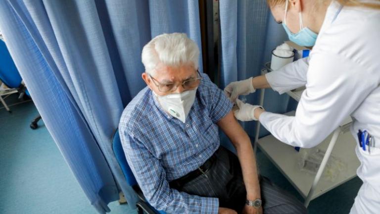 Θ. Δημόπουλος: Καταγράφεται μείωση κρουσμάτων στις ηλικίες που εμβολιάστηκαν