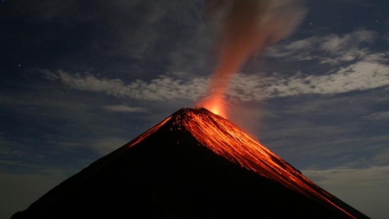 Ταυτόχρονη ενεργοποίηση τριών ηφαιστείων - Συναγερμός στη Γουατεμάλα