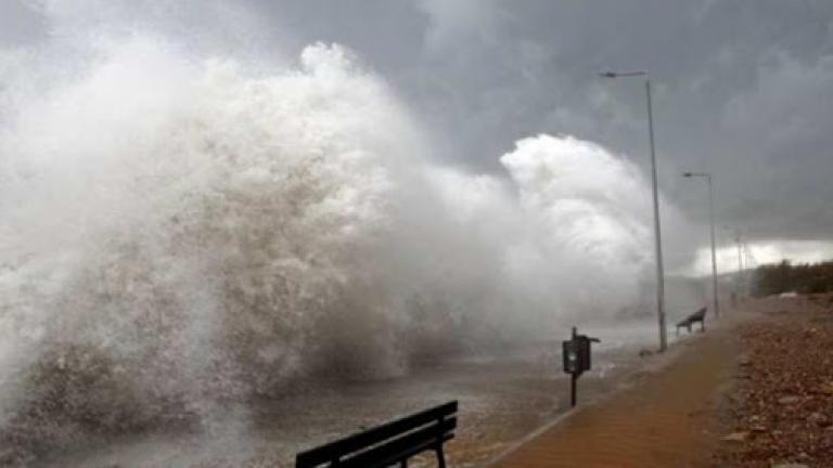 Meteo: Επιδείνωση του καιρού αύριο με ισχυρά φαινόμενα, θυελλώδεις ανέμους και μικρή πτώση της θερμοκρασίας