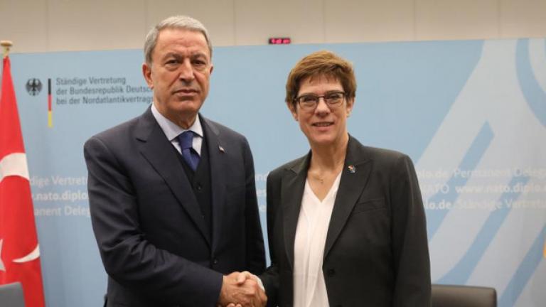 Έντονες αντιδράσεις προκαλεί η επίσκεψη του Τούρκου υπουργού Άμυνας στο Βερολίνο