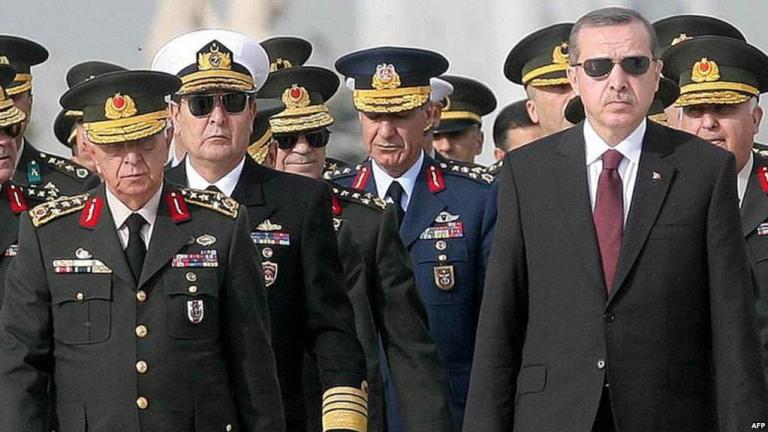 Όλο και πιο αυταρχικός ο Ερντογάν - Φοβάται πλέον και την ηγεσία του στρατού
