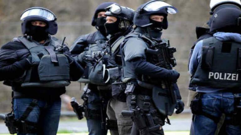 Spiegel: Γερμανοί και Δανοί αστυνομικοί απέτρεψαν τρομοκρατική επίθεση στην Ευρώπη από 3 Σύρους