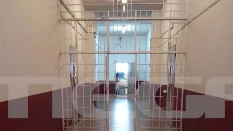 Δείτε το κελί που κρατείται ο Δημήτρης Λιγνάδης (ΒΙΝΤΕΟ) 