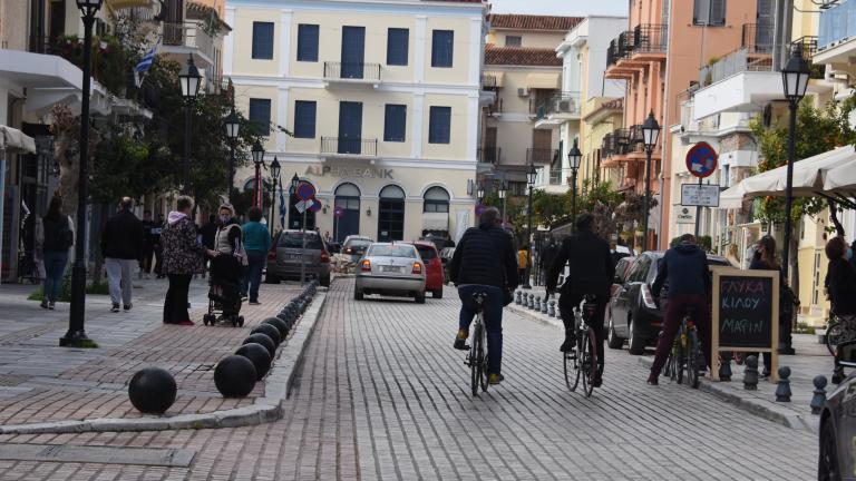 Ανοιχτό το ενδεχόμενο για κόφτη στα SMS – Τι είπε η Πελώνη για μετακίνηση από δήμο σε δήμο