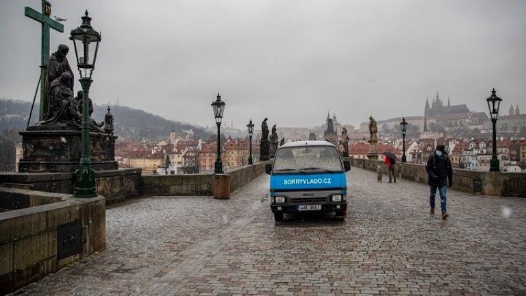 Τσεχία: «Όχι» των βουλευτών στην κυβέρνηση για παράταση των έκτακτων μέτρων για τον κορονοϊό
