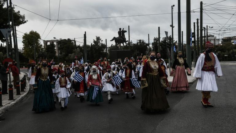 Δείτε LIVE τη μεγάλη στρατιωτική παρέλαση