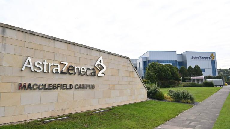 Νέο φιάσκο με την Astrazeneca: Λιγότερο από το 50% των δόσεων που έχει δεσμευτεί θα παραδώσει στο β’ τρίμηνο