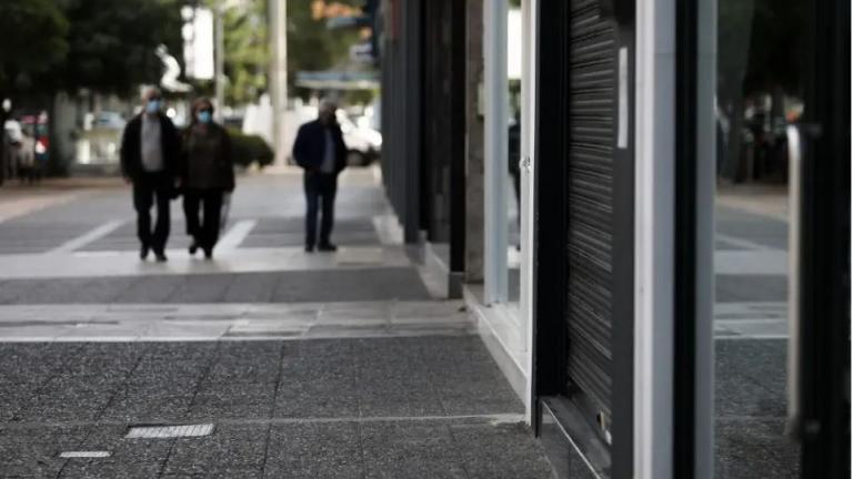 Τέσσερις ακόμη νομοί σε αυστηρό lockdown