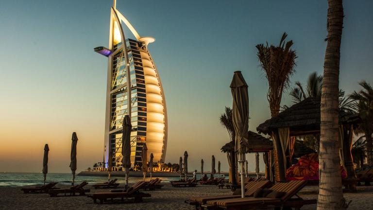 Θέλετε να το ρίξετε έξω και να διασκεδάσετε στο Ντουμπάι; Υπάρχει πρόταση χωρίς περιορισμούς
