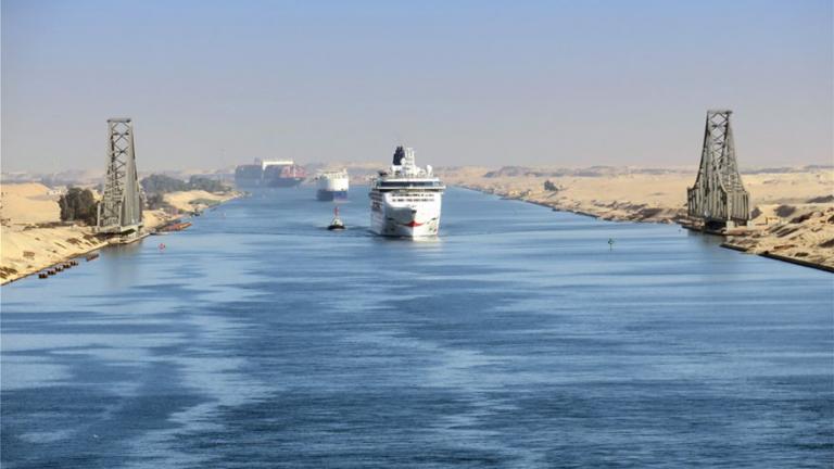 Διώρυγα του Σουέζ: Έως και 3,5 μέρες θα χρειαστούν για να λήξει η συσσώρευση πλοίων