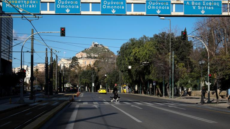 Κρίσιμο Σαββατοκύριακο – Σε ισχύ οι νέοι κανόνες για ωράρια, μετακινήσεις