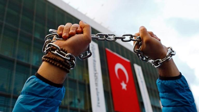 Ντεμιρτάς πρώην ηγέτης του φιλοκουρδικού Κόμματος HDP: Δικαστήριο τον καταδίκασε σε φυλάκιση 3,5 ετών, «προσέβαλε τον πρόεδρο Ερντογάν»