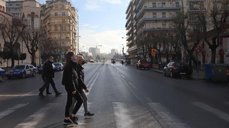 Την αναστολή λειτουργείας των καταστημάτων σε Θεσσαλονίκη, Κοζάνη και Πάτρα εισηγούνται οι λοιμωξιολόγοι