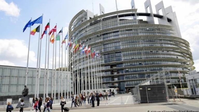Υπέρ ενός «Ευρωπαϊκού Πιστοποιητικού COVID-19» οι ευρωβουλευτές για ελεύθερη μετακίνηση στην ΕΕ