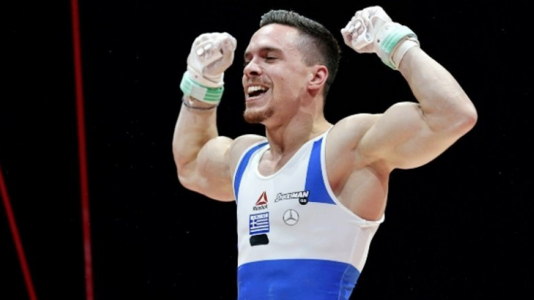 Λευτέρης Πετρούνιας: Μαγική εμφάνιση - Δεν χάνει το χρυσό