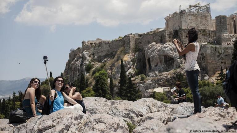 Der Westen: Η Αθήνα ανοίγει την όρεξη για διακοπές