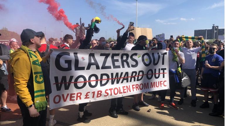 Μάντσεστερ Γιουνάιτεντ: Πορεία οπαδών κατά των ιδιοκτητών (ΒΙΝΤΕΟ & slideshow)