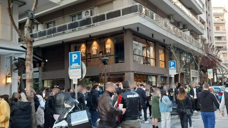 Θεσσαλονίκη: Εικόνες συνωστισμού που δεν θυμίζουν σε τίποτα καιρούς πανδημίας (ΒΙΝΤΕΟ)