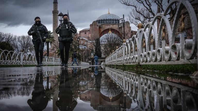 Σε ισόβια καταδικάστηκαν 22 Τούρκοι απόστρατοι στρατιωτικοί για την απόπειρα πραξικοπήματος το 2016