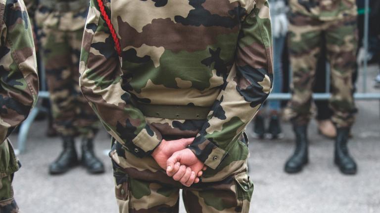 Γαλλία: Νέο άρθρο-καμπανάκι για την κατάσταση στην χώρα από εν ενεργεία στρατιωτικούς