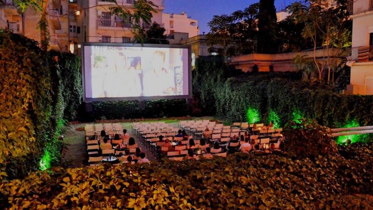 Τι ισχύει από σήμερα σε όλη τη χώρα λόγω της πανδημίας 