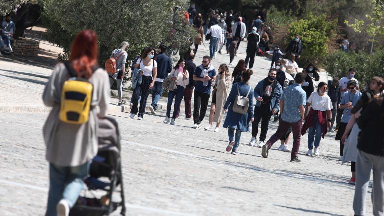 Β. Παπαευαγγέλου: 'Εκκληση στους 50ρηδες να εμβολιαστούν - Σχεδόν 10.000 τα ενεργά κρούσματα στην Αττική