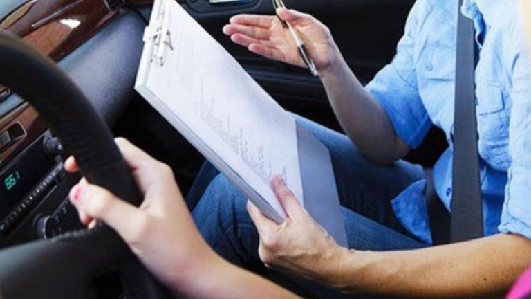Δίπλωμα οδήγησης στα 17 - Με κάμερα στο αυτοκίνητο η εξέταση στο δρόμο - Τα 10 σημεία του νομοσχεδίου 