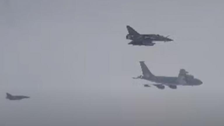 Δείτε σε βίντεο ένα Ρωσικό Su-30 να “αναχαιτίζει” γαλλικά Mirage 2000 στη Μαύρη Θάλασσα