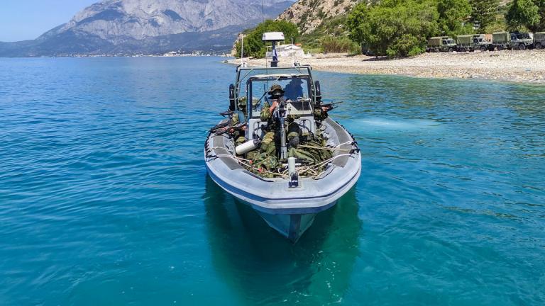 Έτσι εκπαιδεύονται οι μονάδες που φυλάνε τα νησιά μας