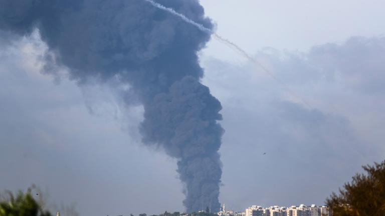 Συνεχίζονται οι ισραηλινές αεροπορικές επιδρομές στη Γάζα - 42.000 Παλαιστίνιο εγκατέλειψαν τα σπίτια τους 