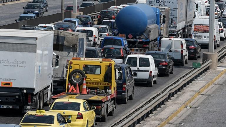 Πού έχει κίνηση τώρα: Πολλά προβλήματα στους δρόμους της Αθήνα - Δείτε live την κίνηση