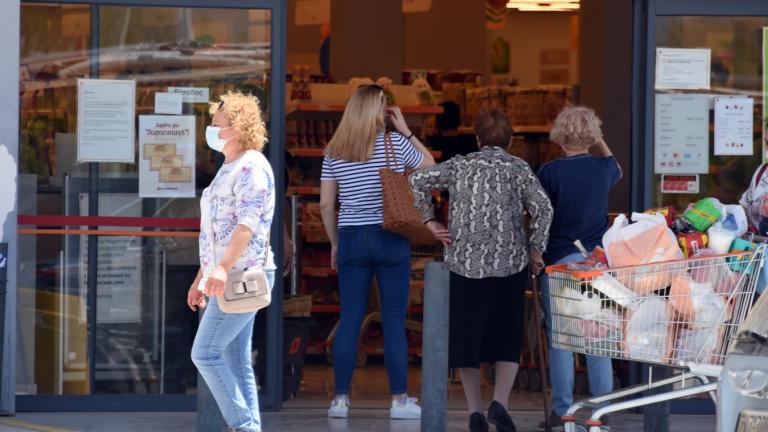 Εορταστικό ωράριο: Ποιες ώρες λειτουργούν σούπερ μάρκετ και καταστήματα σήμερα Μεγάλο Σάββατο