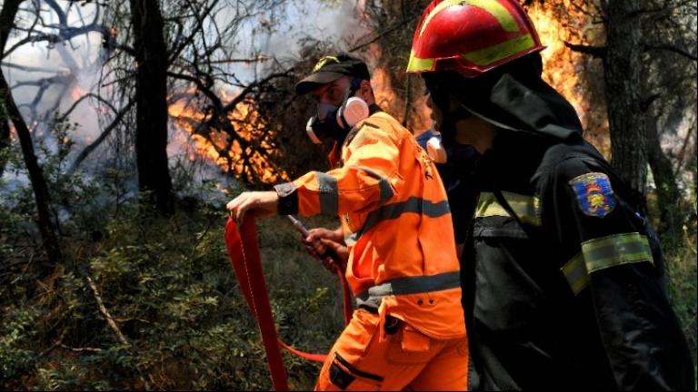 Covid-19: Υποχρεωτικός ο εμβολιασμός για όλα τα στελέχη της ΕΜΑΚ