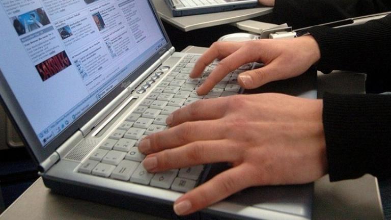 Οι ιστοσελίδες μεγάλων ειδησεογραφικών μέσων αρχίζουν να λειτουργούν και πάλι μετά τη βλάβη που υπέστησαν