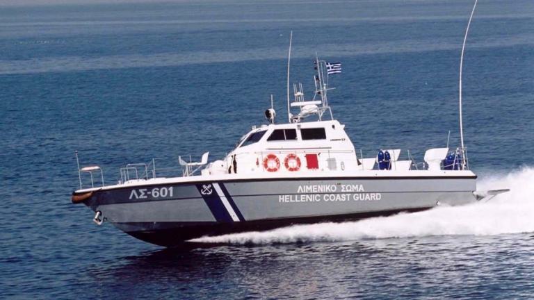 Σκάφος του Λιμενικού περισυνέλεξε 13χρονη χειρίστρια φουσκωτού κανό