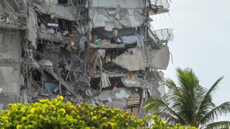Κατάρρευση πολυκατοικίας στη Φλόριντα: 4 νεκροί, 159 αγνοούμενοι