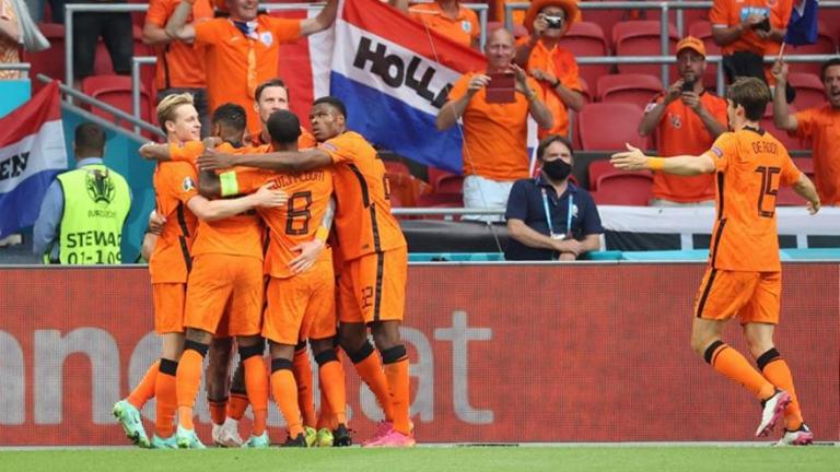 Ολλανδία-Αυστρία 2-0: Πορτοκαλί πρόκριση