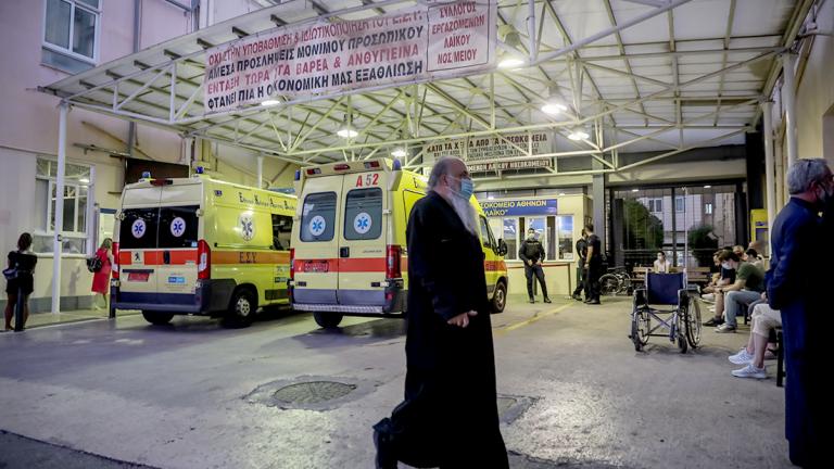 Επίθεση με βιτριόλι στη Μονή Πετράκη: Εξιτήρια έλαβαν οι επτά Μητροπολίτες - Για νοσηλεία παρέμεινε ο Αρχιμανδρίτης - Γραμματέας Συνοδικού