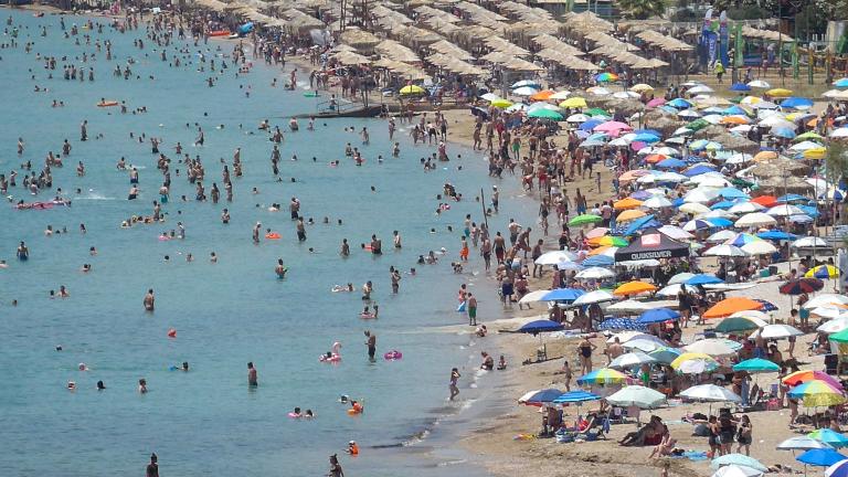 Meteo: Θα συνεχιστούν και την Τρίτη οι υψηλές για την εποχή θερμοκρασίες-Από Τετάρτη έρχεται νέος καύσωνας