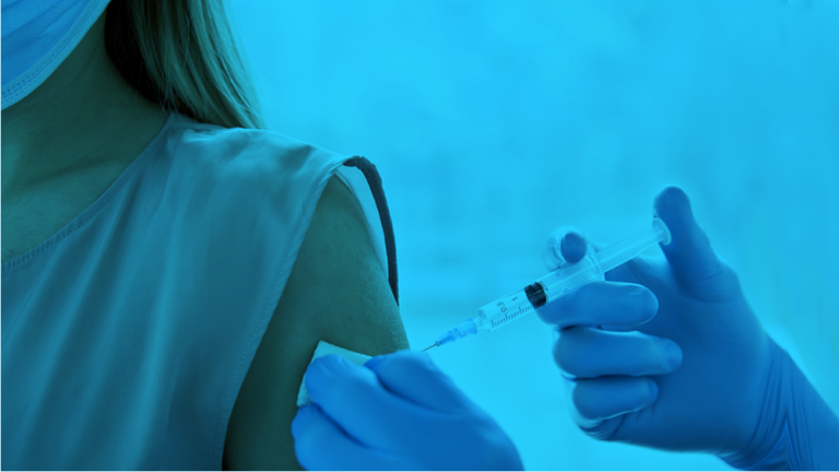Περισσότεροι από 7 στους 10 Έλληνες τάσσονται υπέρ του υποχρεωτικού εμβολιασμού	