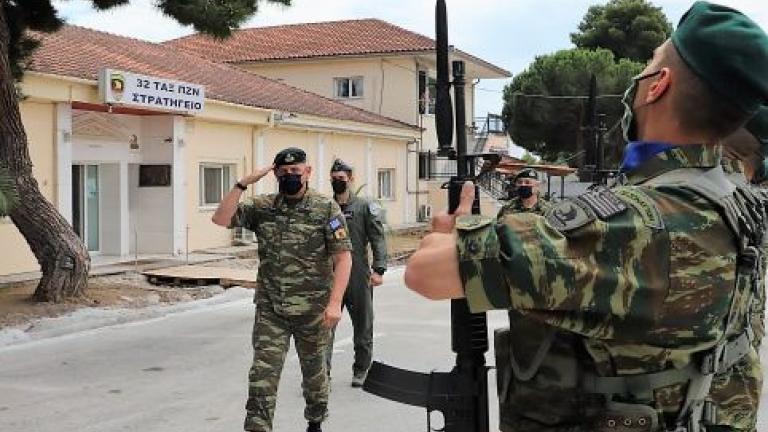 Ο Αρχηγός ΓΕΕΘΑ επισκέφθηκε την «φωλιά» των πεζοναυτών στο Βόλο